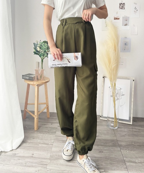 Dewlily(デューリリー)の「ゆるっと履けてラフなのに抜け感もある! カーゴ風ジョガーパンツ(その他パンツ・レディース・ブラック/カーキ・XL/M/S/L)」の15枚目の写真