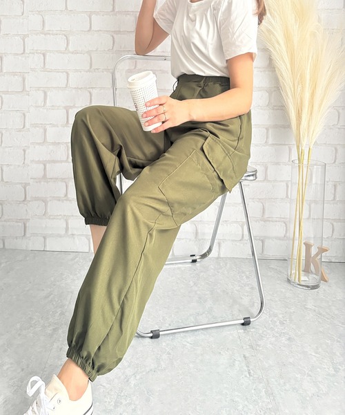 Dewlily(デューリリー)の「ゆるっと履けてラフなのに抜け感もある! カーゴ風ジョガーパンツ(その他パンツ・レディース・ブラック/カーキ・XL/M/S/L)」の16枚目の写真