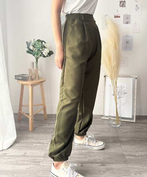 Dewlily(デューリリー)の「ゆるっと履けてラフなのに抜け感もある! カーゴ風ジョガーパンツ(その他パンツ・レディース・ブラック/カーキ・XL/M/S/L)」の18枚目の写真