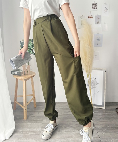 Dewlily(デューリリー)の「ゆるっと履けてラフなのに抜け感もある! カーゴ風ジョガーパンツ(その他パンツ・レディース・ブラック/カーキ・XL/M/S/L)」の19枚目の写真