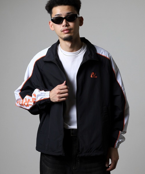 NERDY（ノルディ）の「ラインウインドブレーカー（ジャージ・レディース・パープル/ブラック/ブルー・M/S/L）」の6枚目の写真