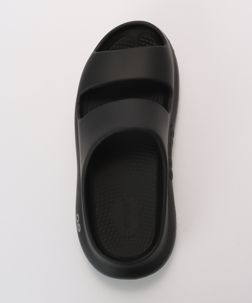 OOFOS（ウーフォス）の「OOFOS/ウーフォス OOyea-Black（サンダル・レディース・ブラック・23cm/24cm/25cm）」の6枚目の写真