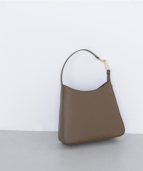 NATURAL BEAUTY BASIC（ナチュラルビューティーベーシック）の「◇リネアワンショルダー（ショルダーバッグ・レディース・ブラック/ワイン/ブラウン・ﾌﾘ-）」の5枚目の写真