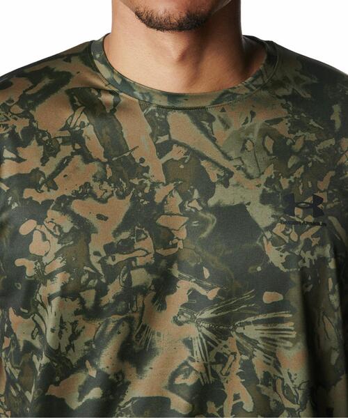 UNDER ARMOUR（アンダーアーマー）の「UAテック カモ ロングスリーブ Tシャツ（トレーニング/メンズ）（Tシャツ/カットソー・メンズ・グリーン系・L/3XL/2XL/M/XL/S）」の4枚目の写真
