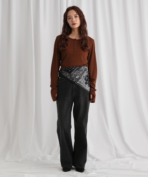 mysty woman(ミスティウーマン)の「2WAYテレコカットソー 577088(Tシャツ/カットソー・レディース・オフホワイト/ブラウン/ブラック・FREE)」の8枚目の写真