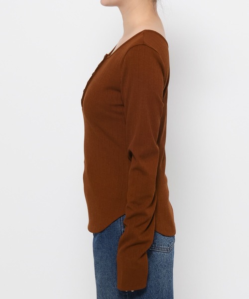 mysty woman(ミスティウーマン)の「2WAYテレコカットソー 577088(Tシャツ/カットソー・レディース・オフホワイト/ブラウン/ブラック・FREE)」の10枚目の写真