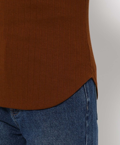 mysty woman(ミスティウーマン)の「2WAYテレコカットソー 577088(Tシャツ/カットソー・レディース・オフホワイト/ブラウン/ブラック・FREE)」の14枚目の写真