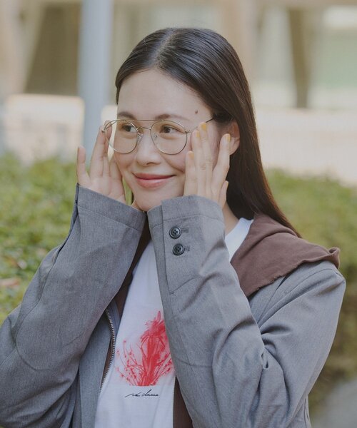 Kastane（カスタネ）の「【UNISEX/面長/逆三角形】ツーブリッジサングラス（サングラス・メンズ・シルバー・ONE SIZE）」の8枚目の写真