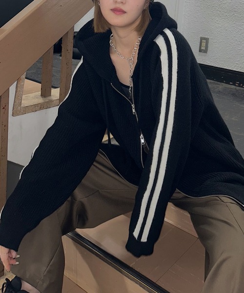 PAGEBOY(ページボーイ)の「MUSEラインZIPパーカーニット / フーディ 【ZOZO限定アイテム】(ニット/セーター・レディース・グレー/ブラック/レッド・FREE)」の9枚目の写真