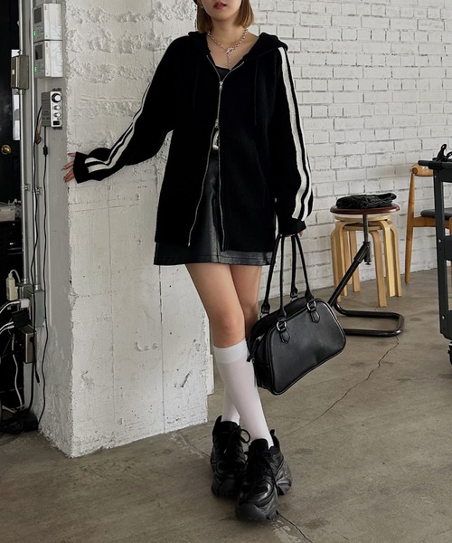 PAGEBOY(ページボーイ)の「MUSEラインZIPパーカーニット / フーディ 【ZOZO限定アイテム】(ニット/セーター・レディース・グレー/ブラック/レッド・FREE)」の5枚目の写真