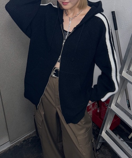 PAGEBOY(ページボーイ)の「MUSEラインZIPパーカーニット / フーディ 【ZOZO限定アイテム】(ニット/セーター・レディース・グレー/ブラック/レッド・FREE)」の18枚目の写真