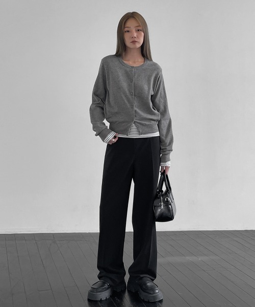 グレー ニット カーディガン　革靴 BLACKUP（ブラックアップ）の「[MADE] ブドゥリラウンドネックニット