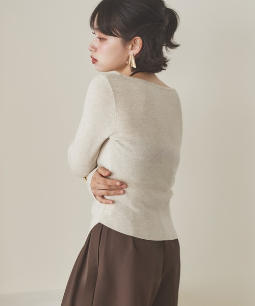 LAULEN（ローレン）の「asymmetry hem rib knit /アシンメトリーヘムリブニット（ニット/セーター・レディース・ブラウン/オートミール/チャコールグレー/ブラック・FREE）」の6枚目の写真