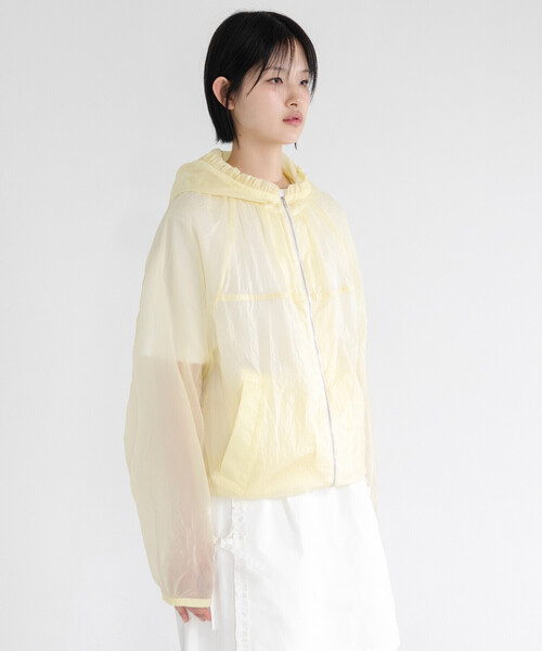 Bshop（ビショップ）の「eunoia | シアー フーディー ウィンドジャケット WOMEN（その他アウター・レディース・ブラック/グレー/イエロー・ONE）」の10枚目の写真