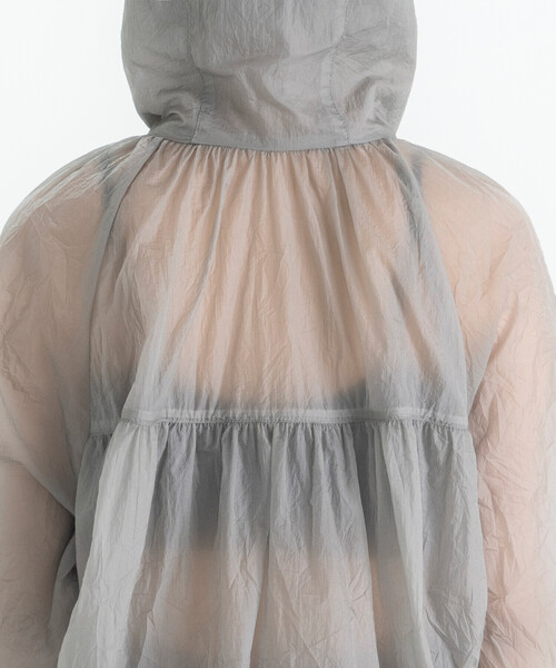 Bshop（ビショップ）の「eunoia | シアー フーディー ウィンドジャケット WOMEN（その他アウター・レディース・ブラック/グレー/イエロー・ONE）」の13枚目の写真