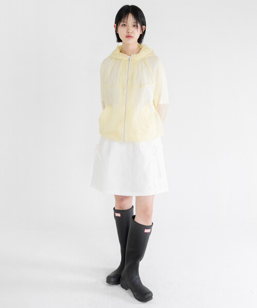 Bshop（ビショップ）の「eunoia | シアー フーディー ウィンドジャケット WOMEN（その他アウター・レディース・ブラック/グレー/イエロー・ONE）」の14枚目の写真