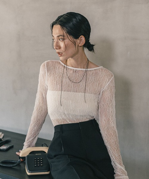 LEPSIM(レプシィム)の「《オフィスライン》レースクルー長袖プルオーバー 587917(Tシャツ/カットソー・レディース・オフホワイト/ブラック・FREE)」の3枚目の写真