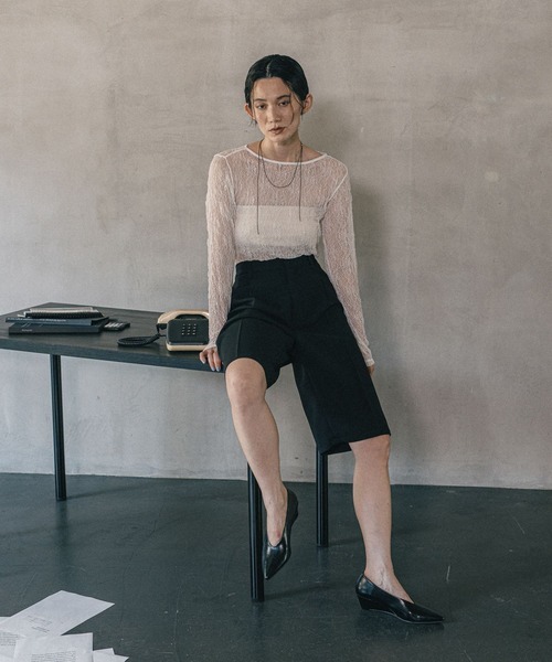 LEPSIM(レプシィム)の「《オフィスライン》レースクルー長袖プルオーバー 587917(Tシャツ/カットソー・レディース・オフホワイト/ブラック・FREE)」の5枚目の写真