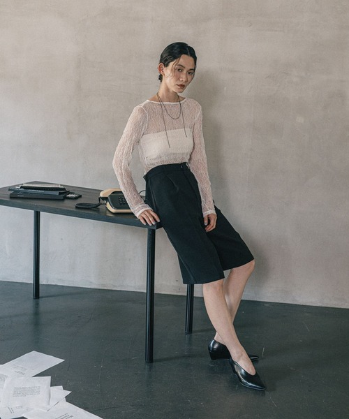 LEPSIM(レプシィム)の「《オフィスライン》レースクルー長袖プルオーバー 587917(Tシャツ/カットソー・レディース・オフホワイト/ブラック・FREE)」の4枚目の写真