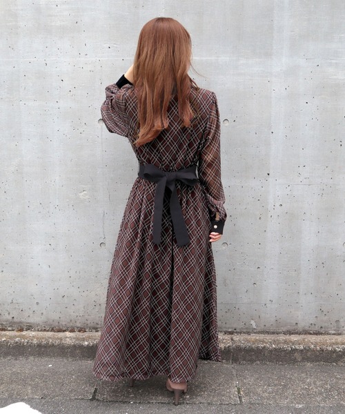 CECIL McBEE(セシルマクビー)の「バイアスチェッククレリックワンピース(ワンピース・レディース・ブラウン/ベージュ/ブラック・MEDIUM)」の16枚目の写真