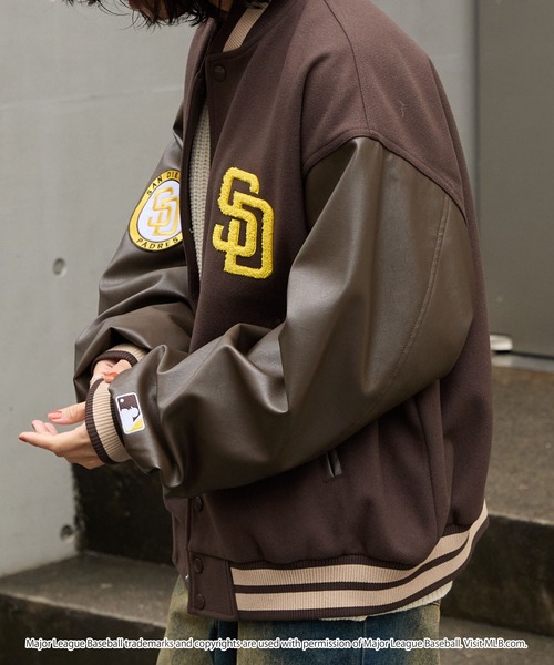 MLB（メジャーリーグベースボール）の「MLB/メジャーリーグベースボール 別注 ワッペン刺繍 配色ライン メルトンスタジャン（スタジャン・メンズ・ネイビー/ブラック/ダークブラウン・L/M）」の13枚目の写真