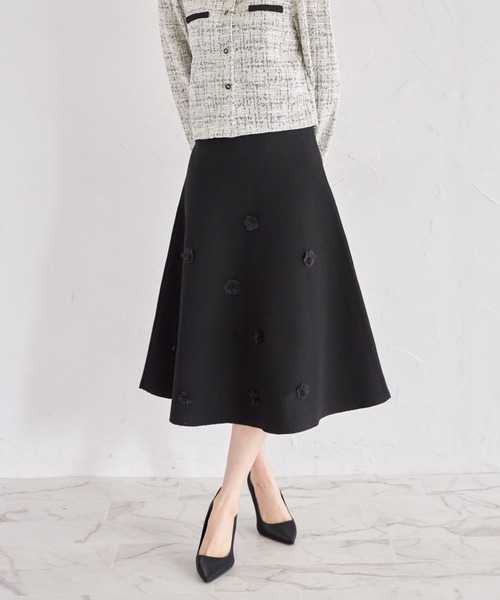 tocco closet(トッコ クローゼット)の「【ZOZO限定】立体フラワー装飾ニットフレアスカート(スカート・レディース・ネイビー/ブラック・M)」の8枚目の写真
