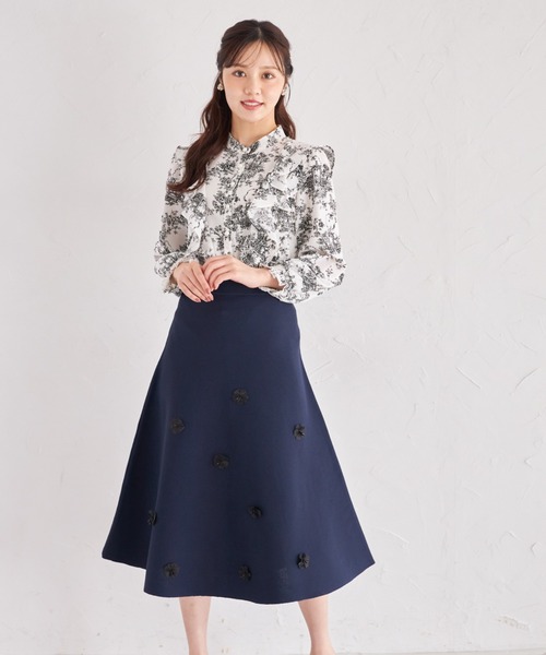 tocco closet(トッコ クローゼット)の「【ZOZO限定】立体フラワー装飾ニットフレアスカート(スカート・レディース・ネイビー/ブラック・M)」の14枚目の写真
