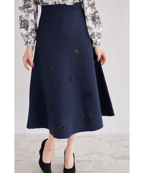 tocco closet(トッコ クローゼット)の「【ZOZO限定】立体フラワー装飾ニットフレアスカート(スカート・レディース・ネイビー/ブラック・M)」の16枚目の写真