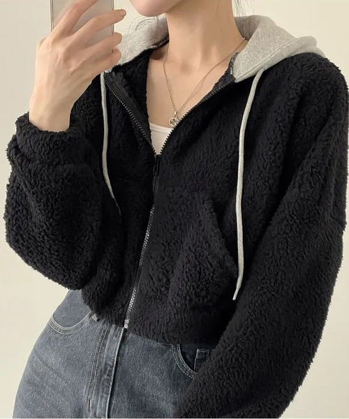 MAISON DE THERESE(メゾン ド テレーズ)の「ショート ジップアップ パーカー(ニット/セーター・レディース・ブラック/アイボリー・L)」の1枚目の写真