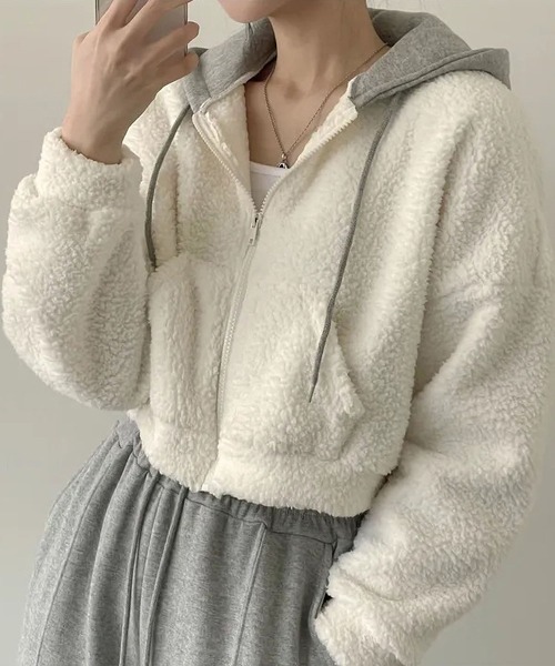 MAISON DE THERESE(メゾン ド テレーズ)の「ショート ジップアップ パーカー(ニット/セーター・レディース・ブラック/アイボリー・L)」の4枚目の写真