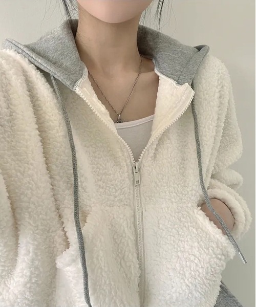 MAISON DE THERESE(メゾン ド テレーズ)の「ショート ジップアップ パーカー(ニット/セーター・レディース・ブラック/アイボリー・L)」の8枚目の写真