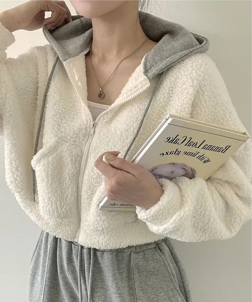 MAISON DE THERESE(メゾン ド テレーズ)の「ショート ジップアップ パーカー(ニット/セーター・レディース・ブラック/アイボリー・L)」の6枚目の写真