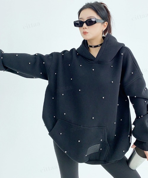 Dalfwin（ダールフィン）の「韓国ファッション RICECAKEシルバースタッズラベルフーディーパーカー（パーカー・レディース・ブラック/グレー・FREE）」の4枚目の写真