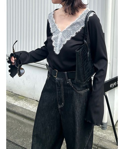 Henon.(ヘノン)の「レースVネックカットトップス(Tシャツ/カットソー・レディース・チャコールグレー/ブラック/オフホワイト/ブラウン/マルチ・F)」の5枚目の写真