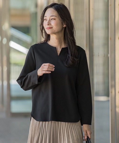 LAUTREAMONT(ロートレアモン)の「両面起毛キーネックブラウス(シャツ/ブラウス・レディース・ブラウン系その他/ブラック/ベージュ/オフホワイト/ブラウン/ダークグレー・9号)」の2枚目の写真