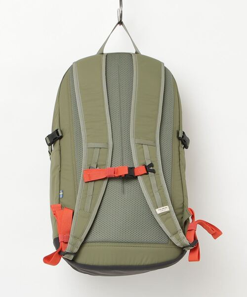 FJALL RAVEN (フェールラーベン)の「High Coast Backpack 24 (FJALLRAVEN/フェールラーベン)(バックパック/リュック・レディース・ブラック/ライトグレー/グリーン/ネイビー・ONE SIZE)」の5枚目の写真