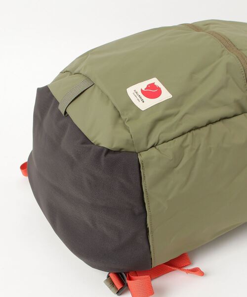 FJALL RAVEN (フェールラーベン)の「High Coast Backpack 24 (FJALLRAVEN/フェールラーベン)(バックパック/リュック・レディース・ブラック/ライトグレー/グリーン/ネイビー・ONE SIZE)」の6枚目の写真