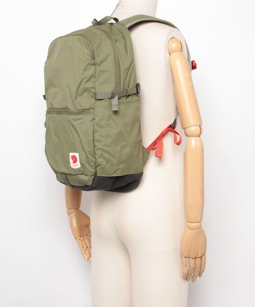 FJALL RAVEN (フェールラーベン)の「High Coast Backpack 24 (FJALLRAVEN/フェールラーベン)(バックパック/リュック・レディース・ブラック/ライトグレー/グリーン/ネイビー・ONE SIZE)」の8枚目の写真