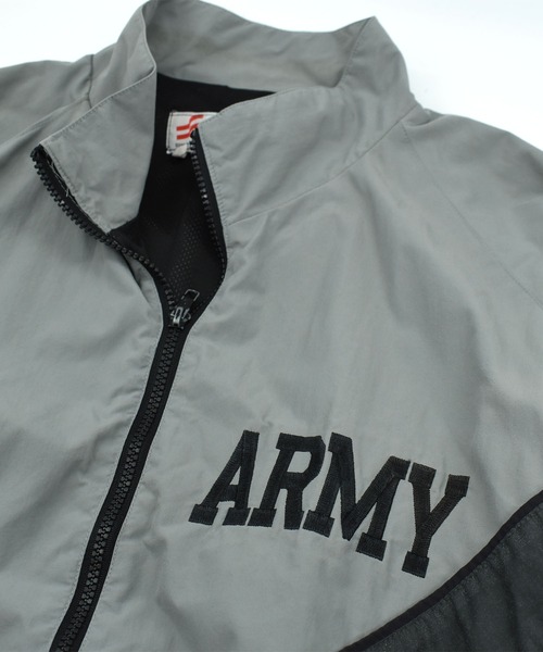 MILITARY(ミリタリー)の「【USED】U.S.ARMY ナイロン トレーニング ジャケット(ナイロンジャケット・メンズ・カーキ・LARGE)」の2枚目の写真