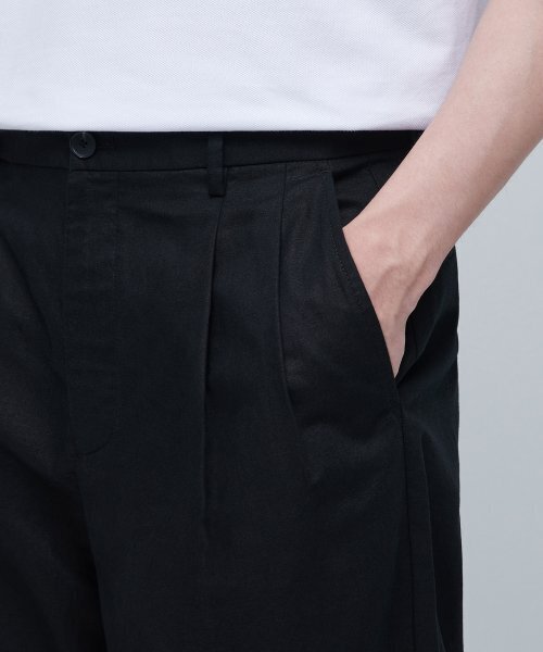 MUSINSA STANDARD（ムシンサスタンダード）の「コットンリネンツータックワイドパンツ【ブラック】（その他パンツ・メンズ・その他・38/36/34/32/30/31/33/26/27/28/29）」の6枚目の写真