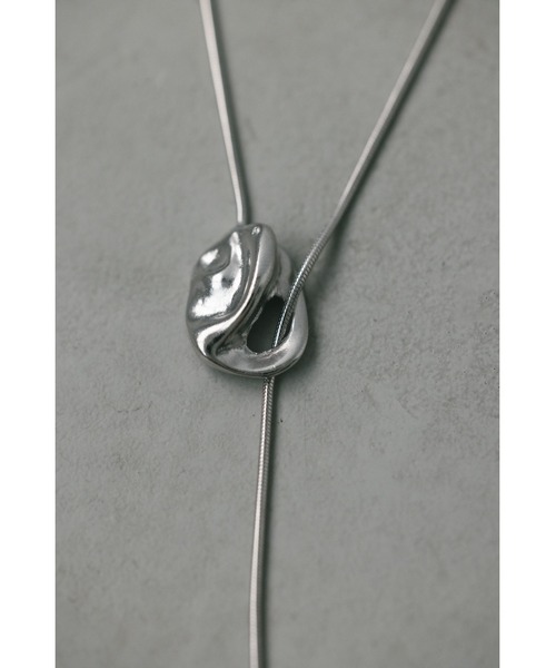 STYLEMIXER（スタイルミキサー）の「ニュアンスモチーフスライドネックレス（ネックレス・レディース・シルバー/ゴールド・FREE）」の5枚目の写真