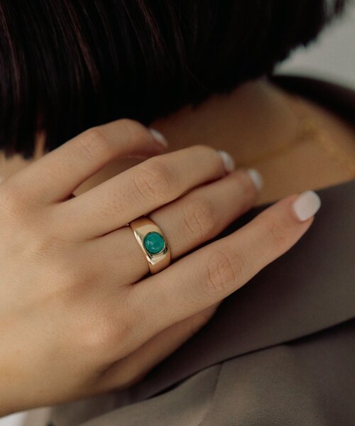 ear PAPILLONNER(イアパピヨネ)の「プチカラーカボションリング(リング・レディース・ゴールド/シルバー・13)」の2枚目の写真