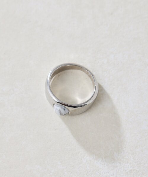 ear PAPILLONNER(イアパピヨネ)の「プチカラーカボションリング(リング・レディース・ゴールド/シルバー・13)」の3枚目の写真