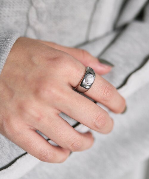 ear PAPILLONNER(イアパピヨネ)の「プチカラーカボションリング(リング・レディース・ゴールド/シルバー・13)」の5枚目の写真