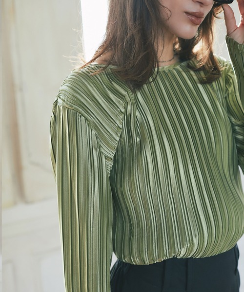 ARVELLIA(アルベリア)の「TEXURED SATIN TOP(Tシャツ/カットソー・レディース・グリーン/ブラック・M)」の4枚目の写真
