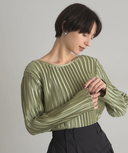 ARVELLIA(アルベリア)の「TEXURED SATIN TOP(Tシャツ/カットソー・レディース・グリーン/ブラック・M)」の7枚目の写真