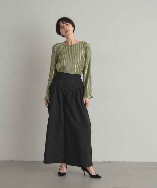 ARVELLIA(アルベリア)の「TEXURED SATIN TOP(Tシャツ/カットソー・レディース・グリーン/ブラック・M)」の8枚目の写真