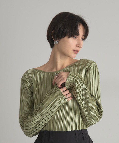 ARVELLIA(アルベリア)の「TEXURED SATIN TOP(Tシャツ/カットソー・レディース・グリーン/ブラック・M)」の9枚目の写真