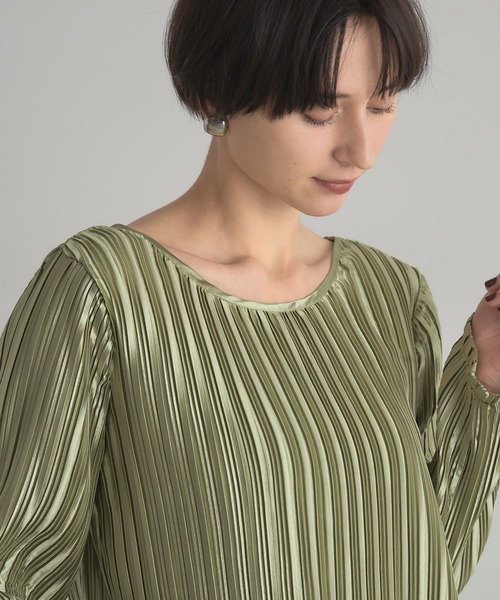 ARVELLIA(アルベリア)の「TEXURED SATIN TOP(Tシャツ/カットソー・レディース・グリーン/ブラック・M)」の10枚目の写真