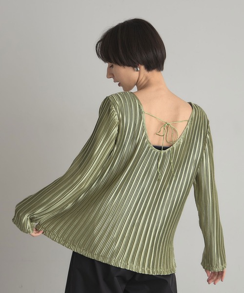 ARVELLIA(アルベリア)の「TEXURED SATIN TOP(Tシャツ/カットソー・レディース・グリーン/ブラック・M)」の12枚目の写真